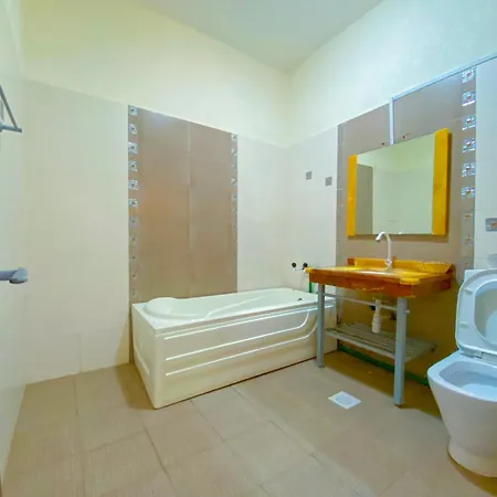Raha Beachfront Apartment Mombasa Shanzu With Beautiful Sea View Exterior photo