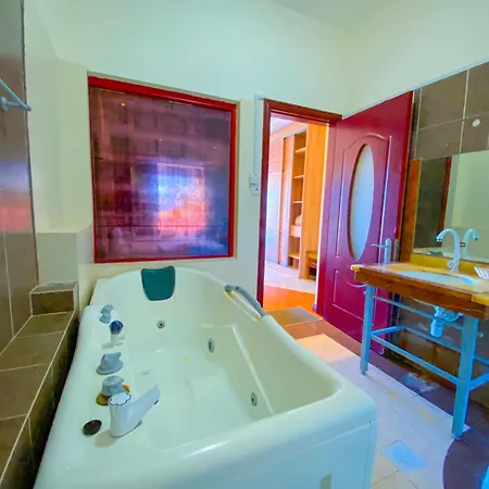 Raha Beachfront Apartment Mombasa Shanzu With Beautiful Sea View Exterior photo