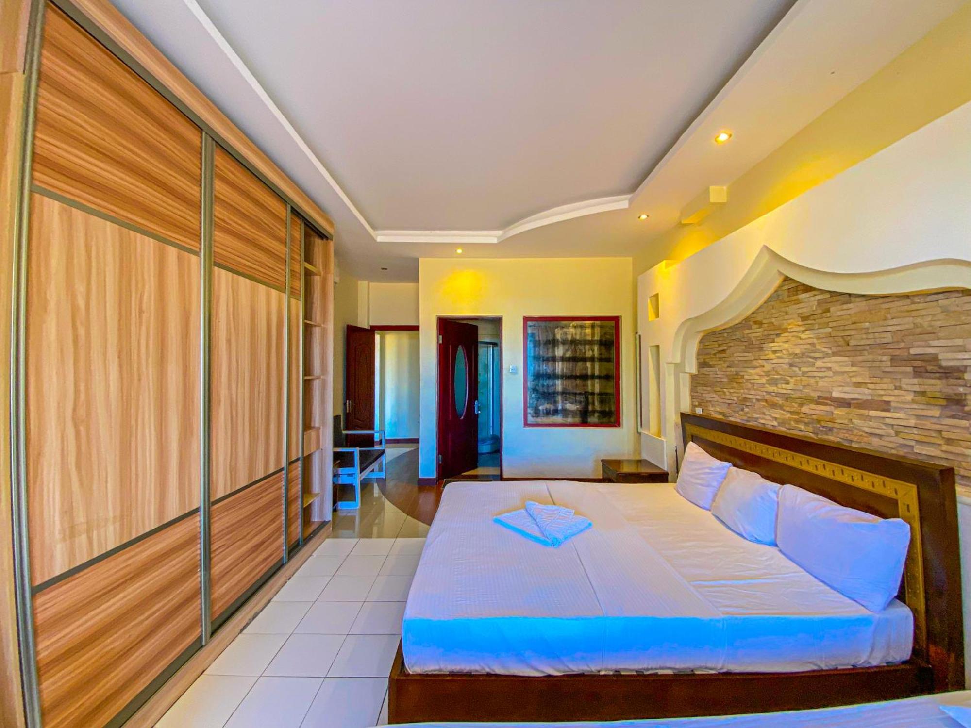 Raha Beachfront Shanzu With Beautiful Sea View Apartment *