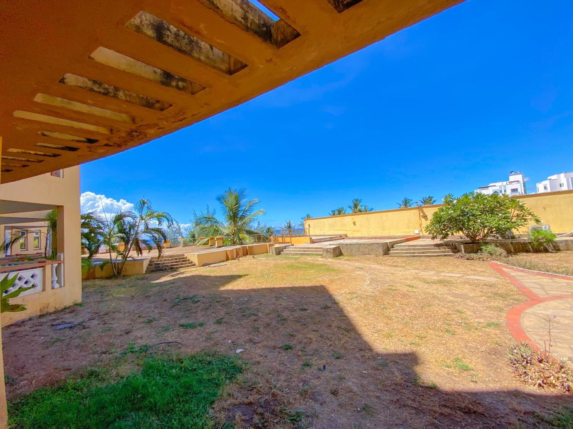 Apartment Raha Beachfront Shanzu With Beautiful Sea View